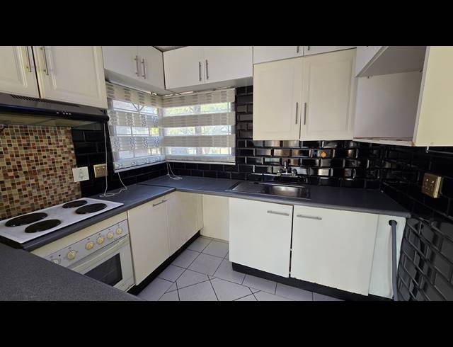 2 BEDROOM SECTIONAL TITLE FOR SALE IN GLENVISTA
